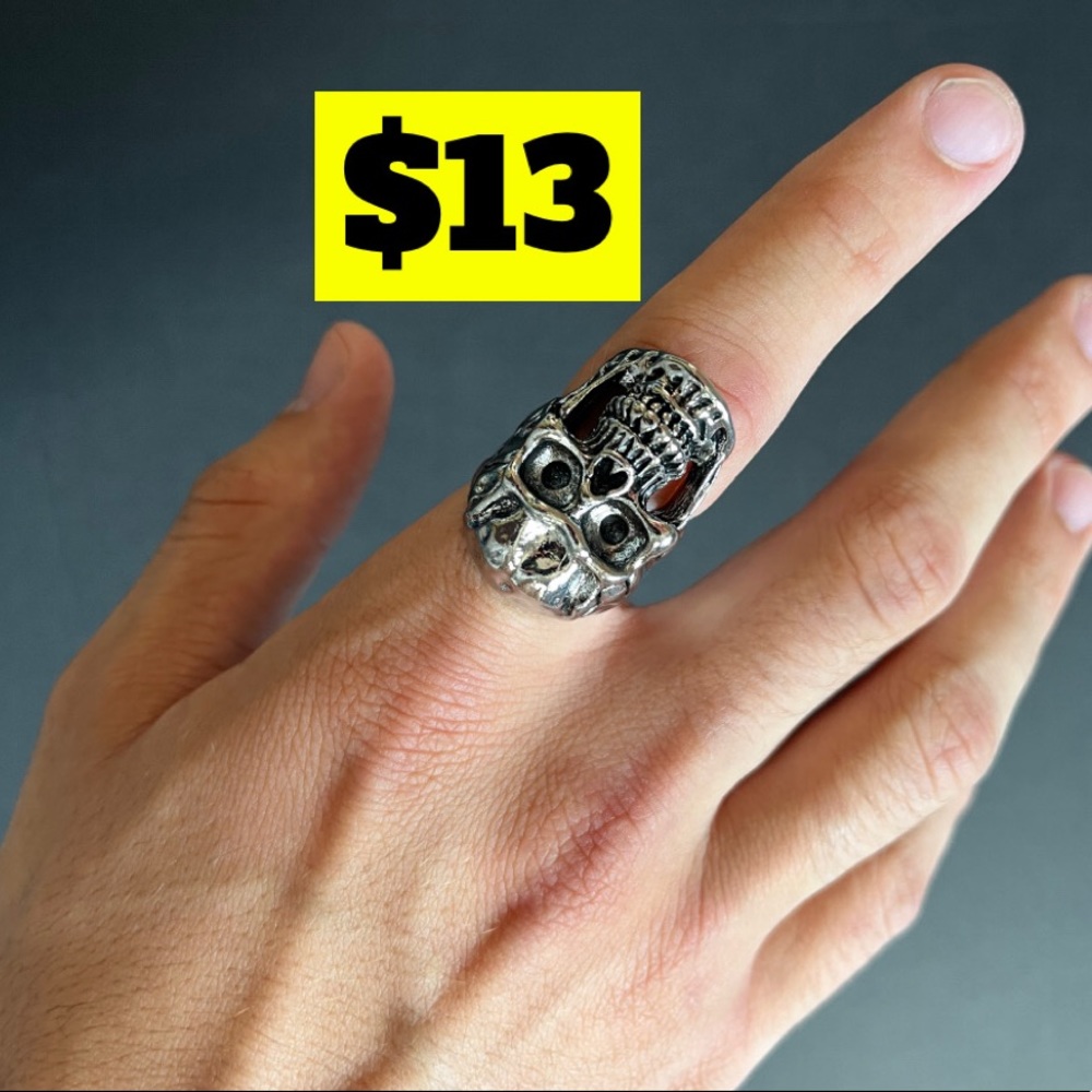 Skull ring